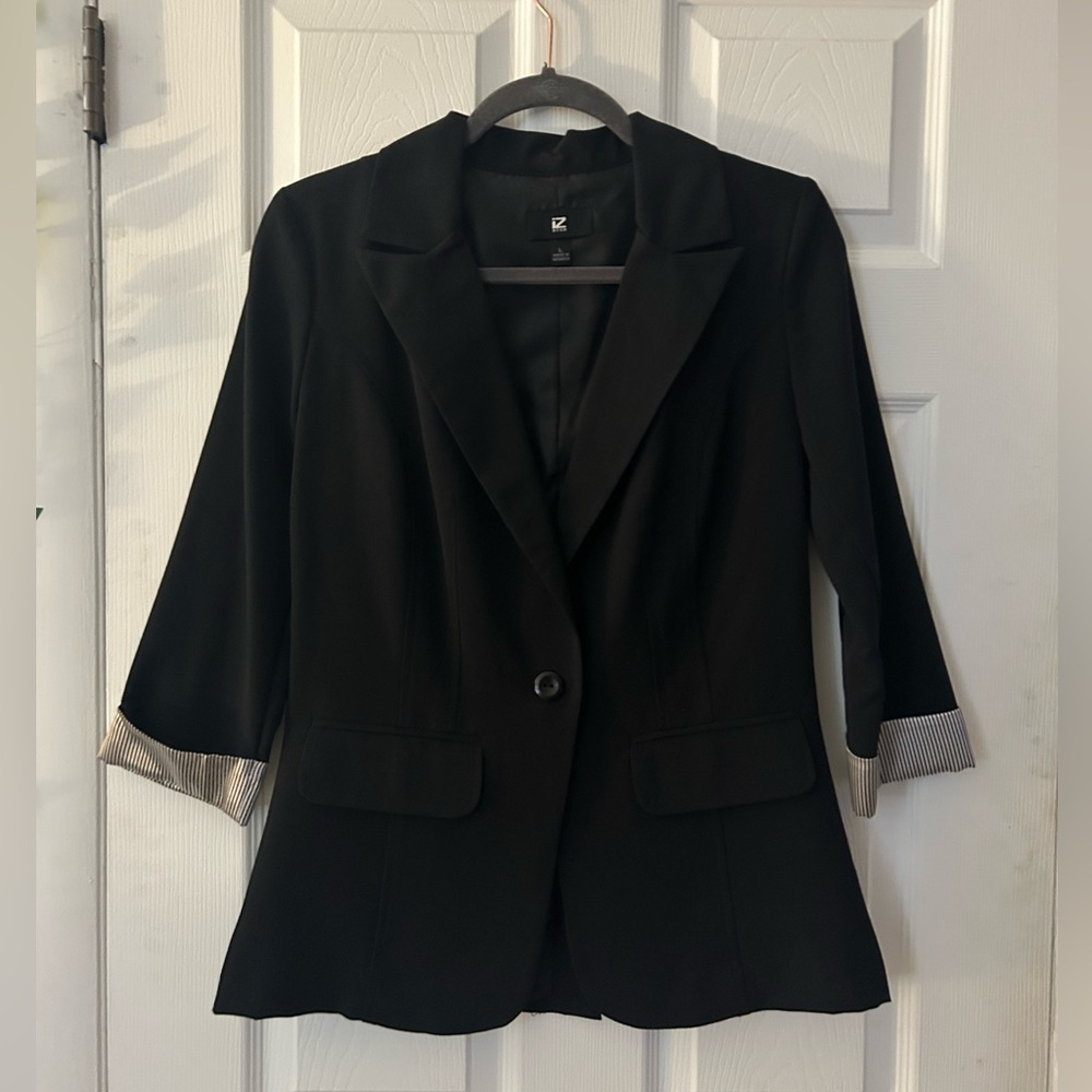 Izod Black Women's Tailored Blazer with Contrast Cuff